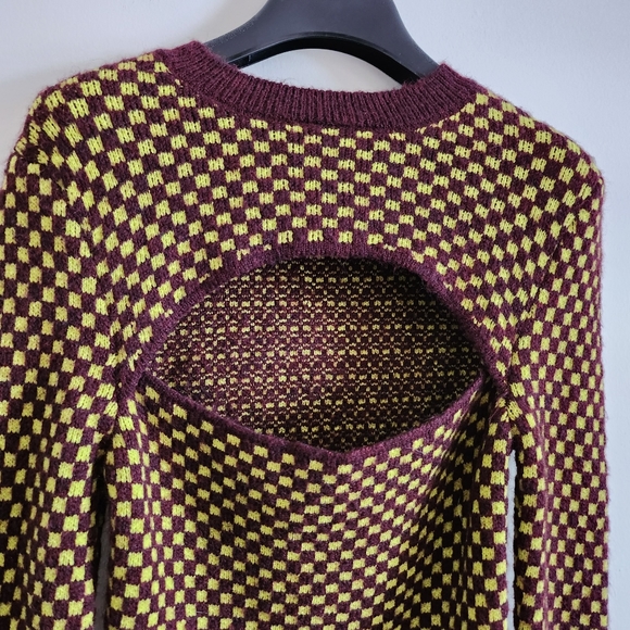 ๐๏ธ SALE ๐๏ธ Zara M checkered cut out sweater, brown and yellow - Picture 3 of 10